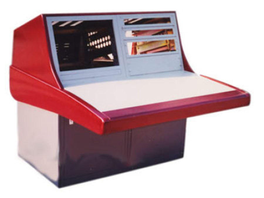 機(jī)艙控制臺(tái)