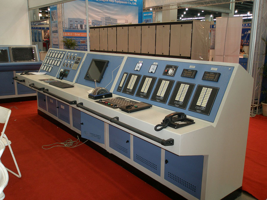 機(jī)艙監(jiān)視臺(tái)